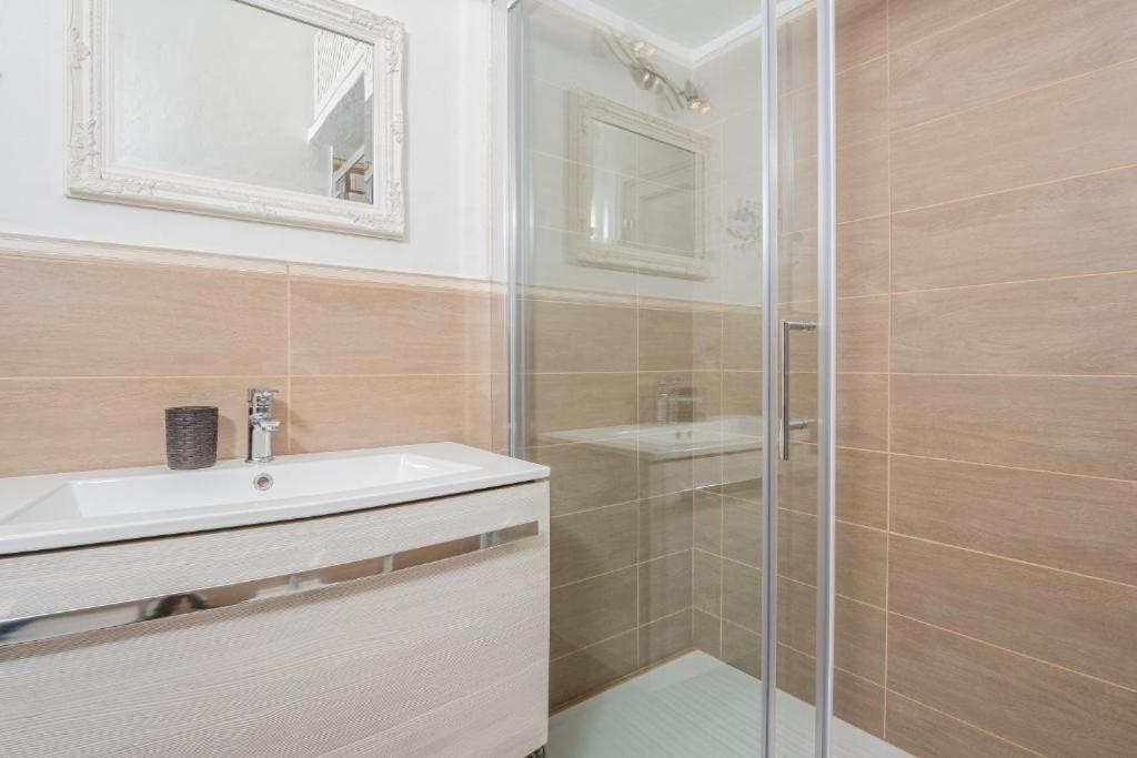 Bellissimo Appartamento Con Veranda Privata Al Centro Di Porto Rotondo Exterior foto